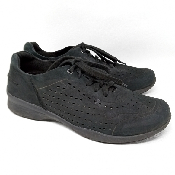 EARTH Serval Wide Womens 9.5D Black Perforated Nubuck Sport Sneaker Vented Shoe - Picture 2 of 12